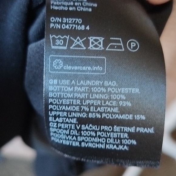 Like New Divided dress - Picture 10 of 10